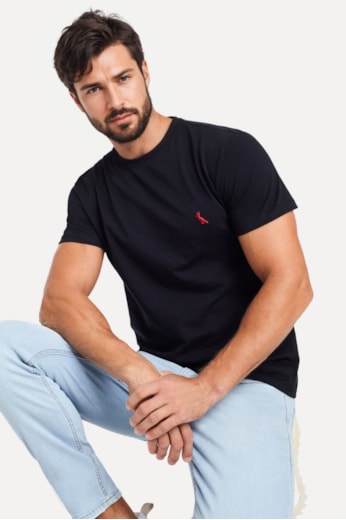 Kit 2 Camisetas Brasa Preta Pica Pau Bordado
